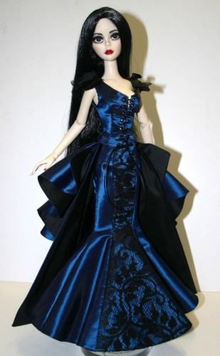 Luminous Doll Clothes Sewing Pattern 17" Vinyl Evangeline Ghastly Tonner - Picture 5 of 5