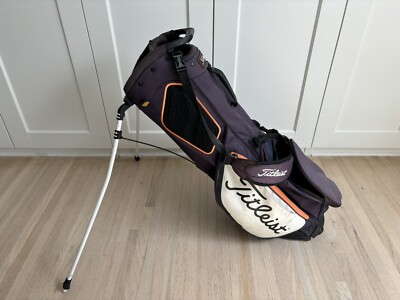 【レア】 Team Titleist ゴルフバッグ Titleist Golf 2025 Players 4 Stand Bag - Maple Hill Golf