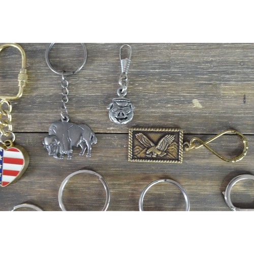 Patriotic Motorcycle Keychain Lot with Other Random Bag Pull - Picture 8 of 13