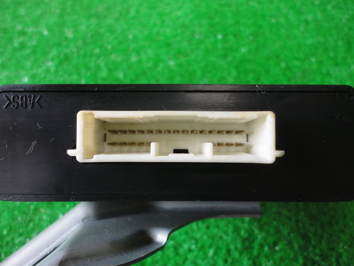 TOYOTA NOAH VOXY AZR60G AZR60 Genuine Clearance Warning Computer