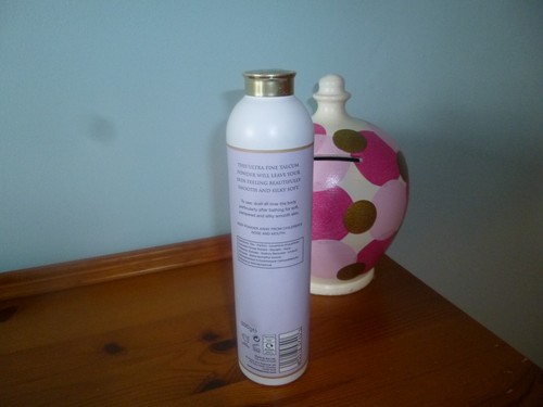M&S Floral Collection Lavender Silky Talcum Powder 200g New Still Sealed - Picture 2 of 2