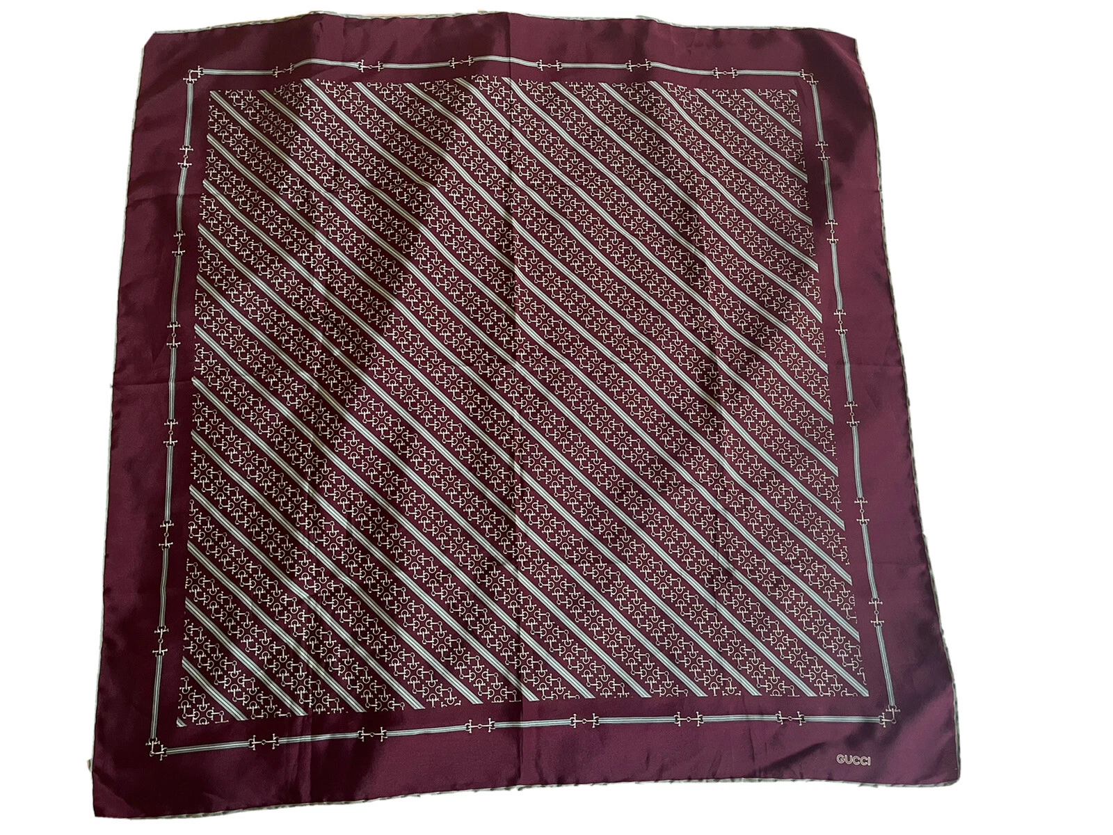Foulard Gucci Vintage, Scarf Gucci 67 Cm*68 Cm