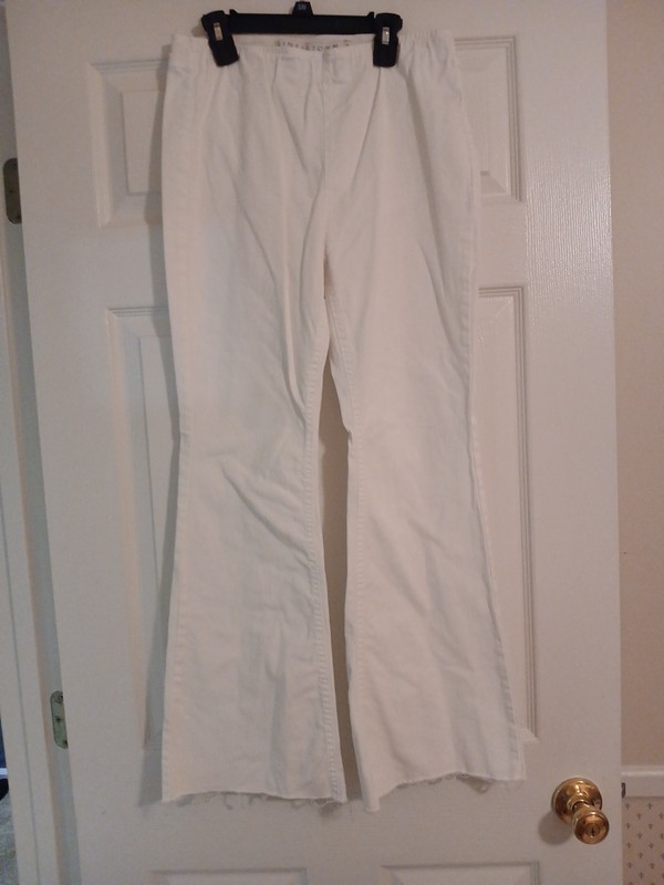 Tinseltown White Size 9 Pull On Pants Frayed Legs To Fit Approximate Height 5'2"