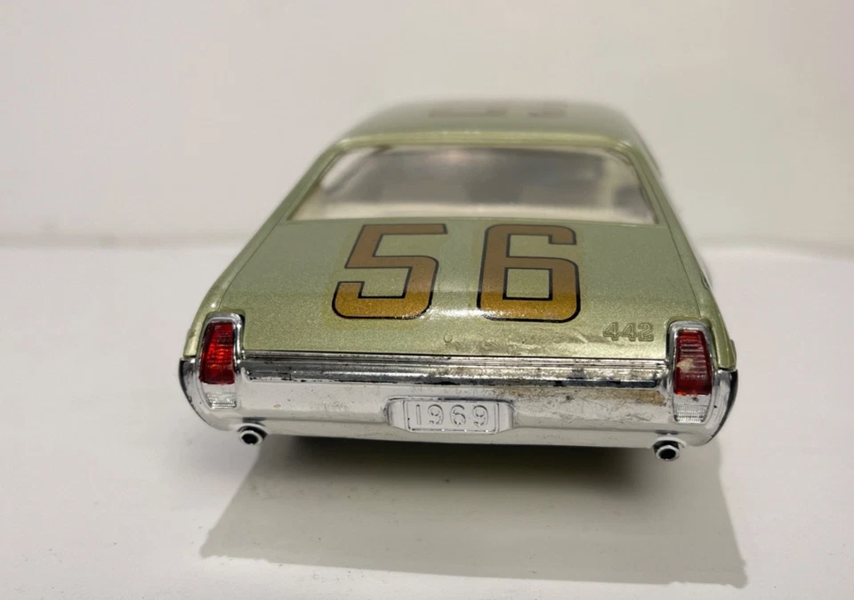 Coche de promoción Oldsmobile 1969 vintage AMT/C19 modelo verde 1/25 Foto 4 de 4