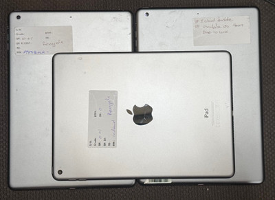 3x Apple iPad Air 2x A1474 Model 1x A1566 Model For Parts Read Desc