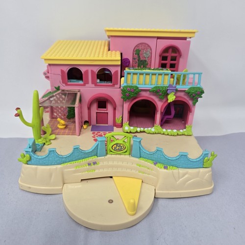 Vintage 2000 Polly Pocket Petland Hacienda House and 18 Figures