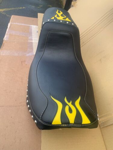 Sedile Mustang Harley-Davidson FXR fiamme gialle Squareback raro comfort step up - Foto 3 di 13