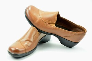 light brown clarks