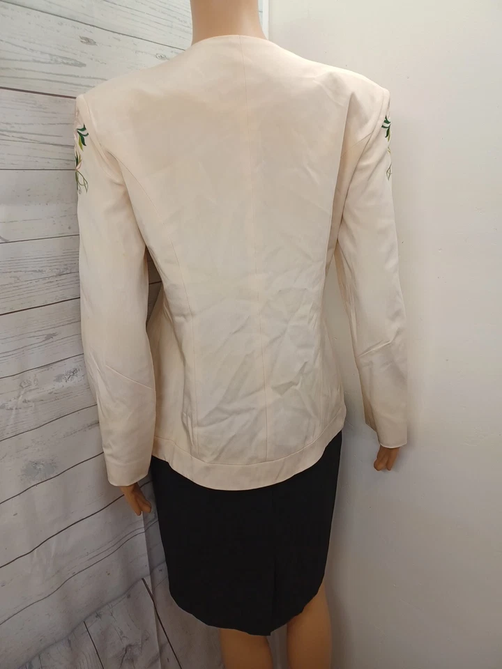 Saks Fifth Avenue/Old Navy Blazer Falda Conjunto Traje Negro Marfil Pastel Talla 4 Foto 4 de 4