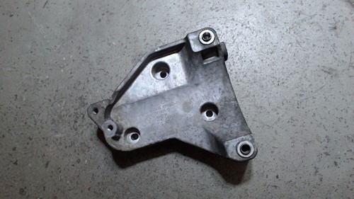 Halterung Halter Klimakompressor BMW X5 3.0d Bj 2008 E70 2660012