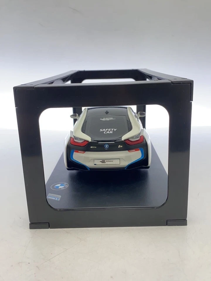 PARAGON Mini Car WHT BMW i8 1 18 Preowned - Image 3 of 4
