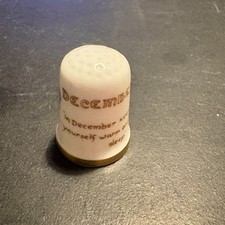 CAVERSWALL BONE CHINA THIMBLE ( DECEMBER )
