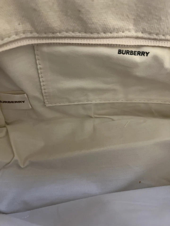 Cartera de lona convertida Burberry con correa bandolera extraíble Foto 3 de 4