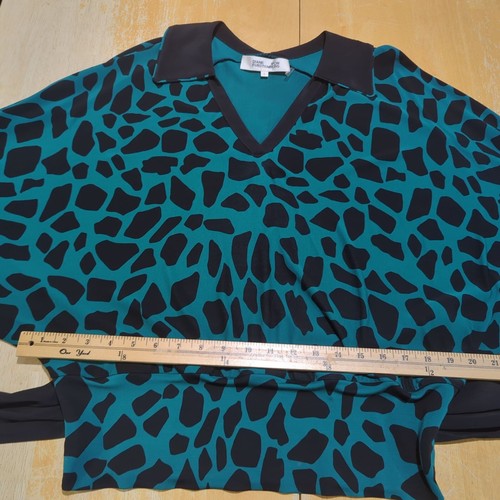 Diane Von Furstenberg Teal Black Animal Print Blouse V-Neck Tie Waist L - Picture 8 of 15