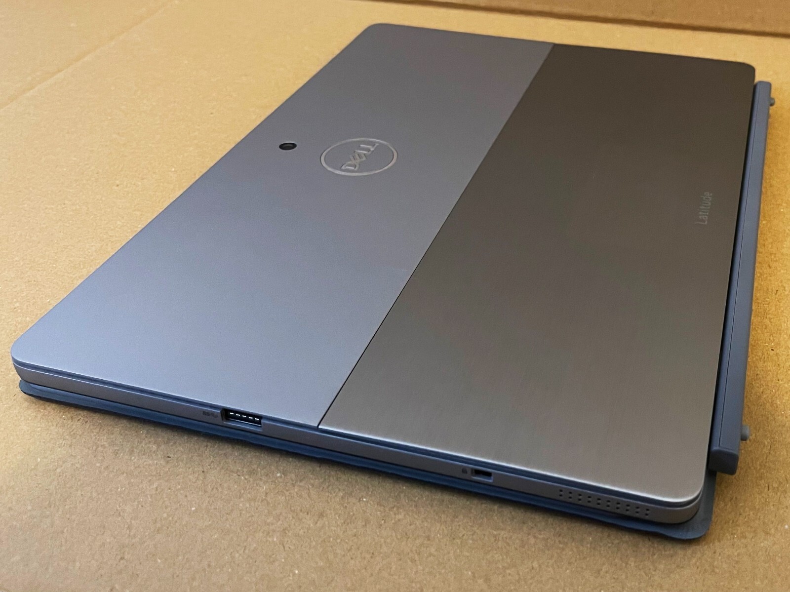 Dell Latitude 7200 2in1 Tablet Laptop i58365U 16GB 256GB SSD