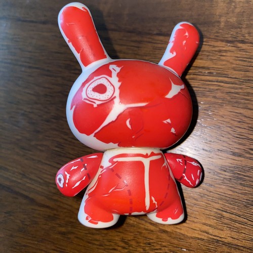 RARE KIDROBOT RIBEYE 3” COOPER HEWITT MUSEUM BY TRAVIS CAIN USED - Picture 2 of 2