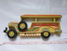 Philippine Airlines First Class Souvenir Gift Jeepney Rare collectable mount 