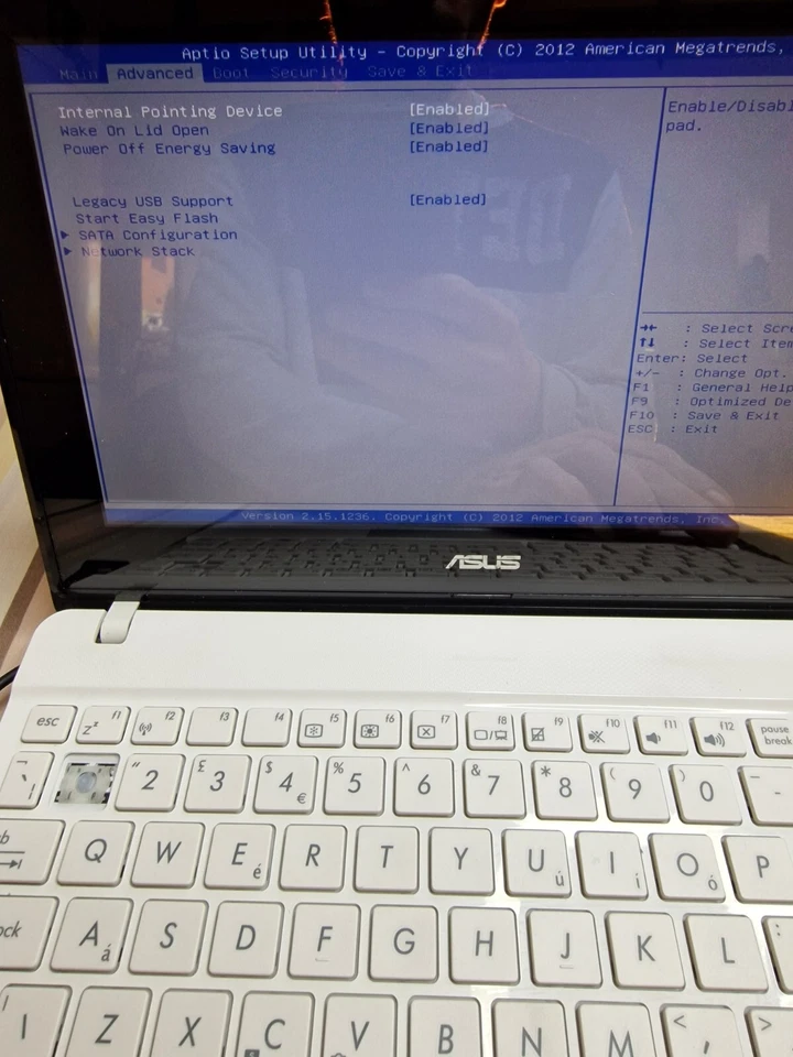 ASUS X102B, AMD A4-1200 1.0GHz, 4GB RAM, White Untested For Parts Read Descript - Image 4 of 4