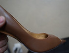 Tahari brown leather peep toe pumps size 5M — photo 5