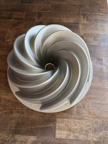 Silver Heritage Bundt Pan