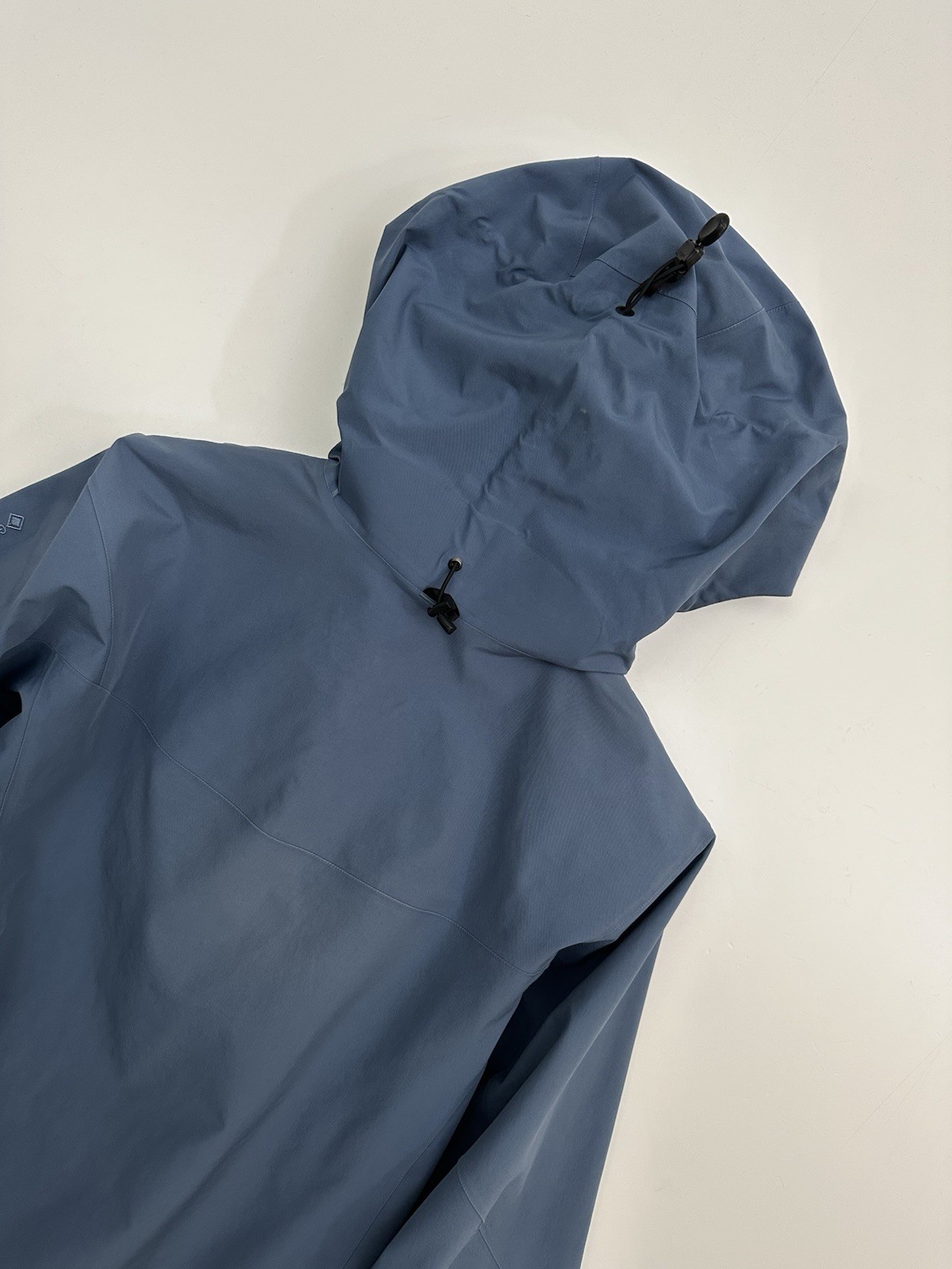 Arc'teryx Alpha SV GORE-TEX Pro Jacket, Size M, Women's, Moonlit Blue RECCO image 10