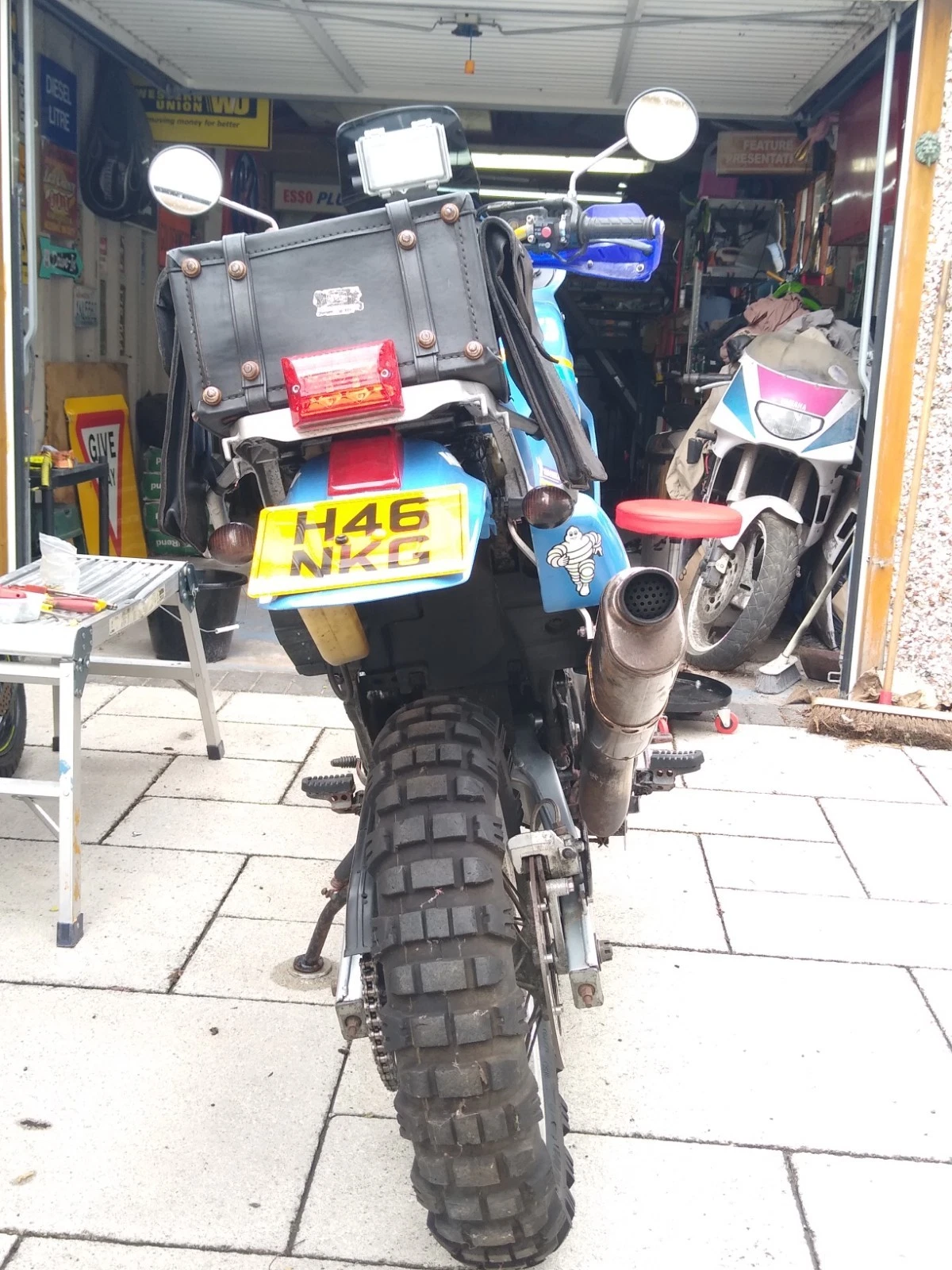 YAMAHA XTZ 750 SUPER TENERE 1990  PARIS - DAKAR REPLICA - Picture 13 of 24