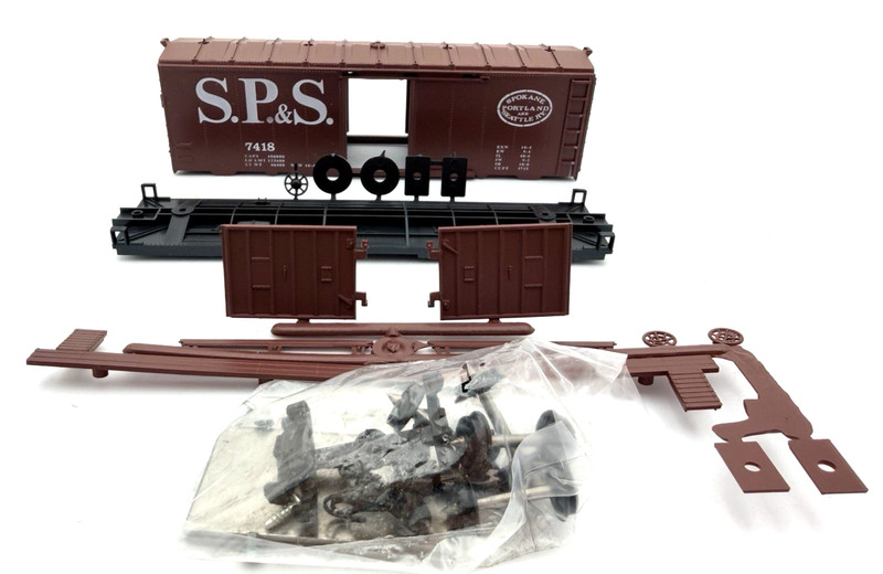HO Roundhouse Spokane Portland & Seattle 40' Boxcar Kit Road #7418 Original Box