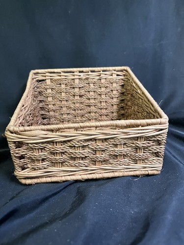 Vintage Tightly Woven Wicker Rattan Paper Napkin Basket Kitchen Decor Servewear - Picture 4 of 10