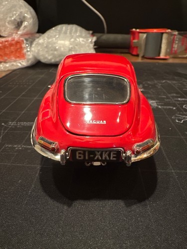 1/24 Franklin Mint 1961 Jaguar E-Type Red Coupe- No Box - Picture 3 of 5