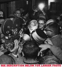 MARILYN MONROE PRESS CROWD in NY (1) RARE 8x10 PHOTO