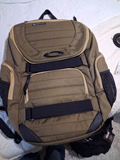 Oakley Enduro 30L 2.0 Backpack Green/Black Fi...