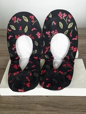 The Store House Flats Nandina Berries *NEW* Retired Pattern Size 10