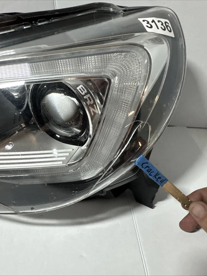 Faro LED conductor LH Subaru BRZ 2017 2018 2019 2020 OEM #84002-CA393 AGRIETADO Foto 2 de 4