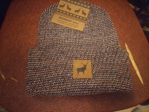 Nordic Bliss Deer Logo Cuffed Knit MultiColored Beanie One Size Unisex Erwachsene Mütze