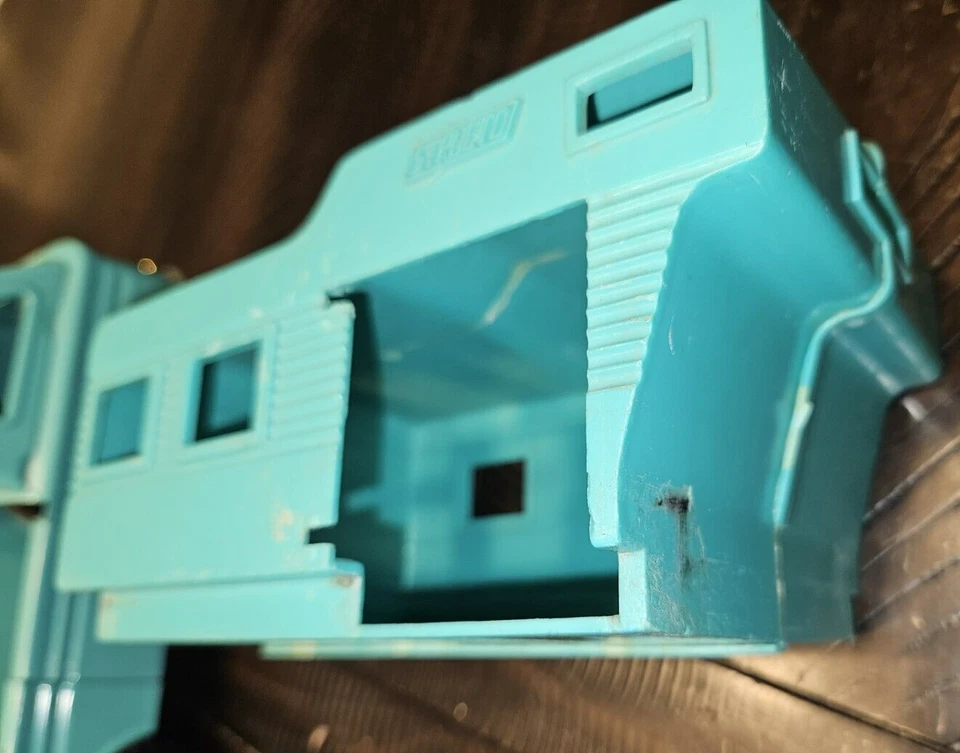 1960s Structo Toys Chevrolet Corvair ramp side Camper Truck, Nice Condition - Image 2 of 4