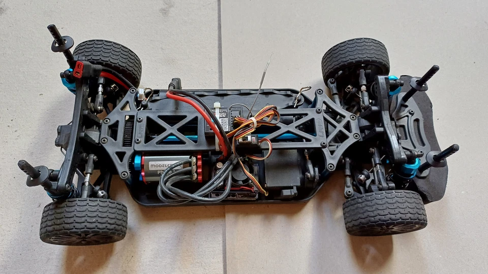 LRP S10 Blast RC Auto + Akku + Brushless Motor mit Regler - Bild 3 von 4