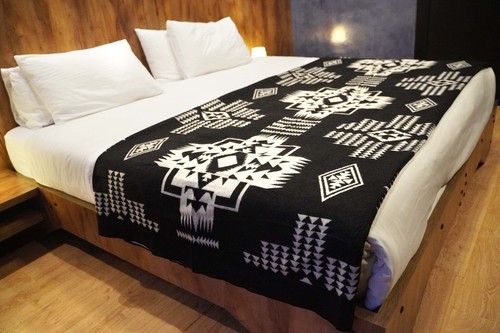 Alpaca Wool Blanket, 100 x 83- Ultra Soft- Reversible 2 in 1-Premium Alpaca Wool - Picture 9 of 9