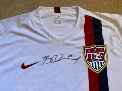 VTG Brian Ching Signed #25 Nike Soccer Jersey Mens L White Short Sleeve USMNT - Picture 2 of 12