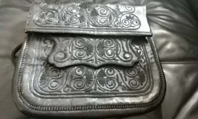 SAC NOIR BRODERIES FREE PEOPLE - Photo 1/4