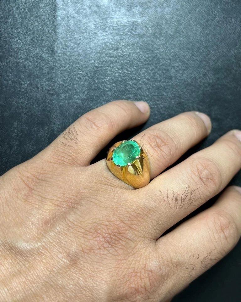 Piedra preciosa esmeralda con anillo hecho a mano enchapado en oro de 14k para regalo de hombre para él Foto 3 de 4
