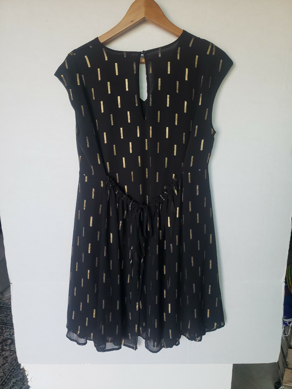 COLLECTIVE CONCEPTS WOMEN'S DOLMAN PARTY DRESS BLACK & GOLD DASH PRINT MEDIUM M 