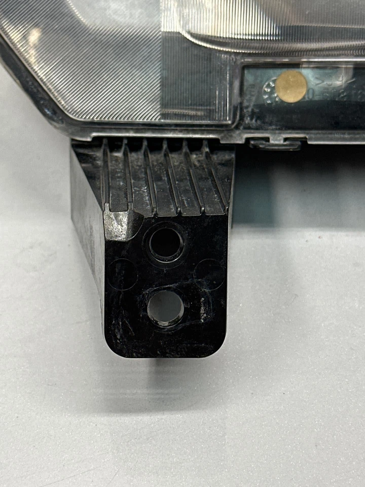 Chevrolet Equinox Faro Antiniebla 22 23 Lámpara De Conducción Conjunto Delantero Lado Derecho OEM 23386455 Foto 3 de 4