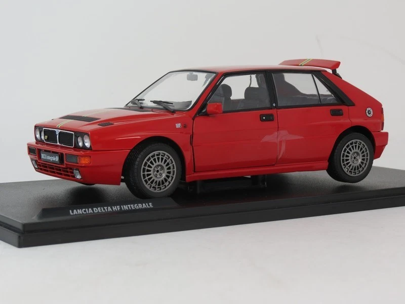 Solido Lancia Delta HF Integrale red 1995 1/18 S1807807 - Immagine 2 di 3