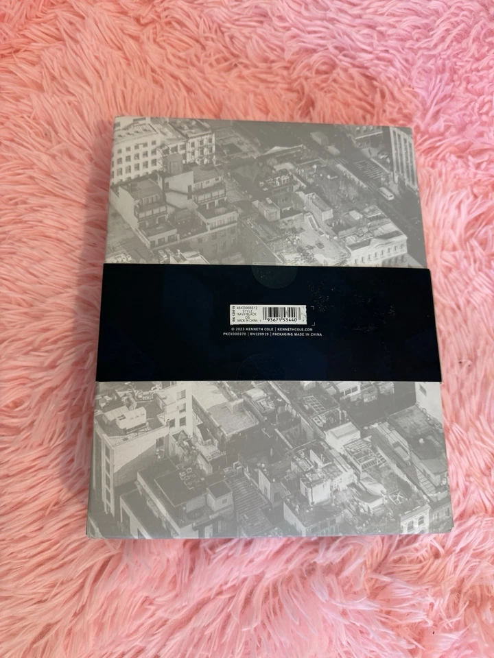 Men's Gloves And Hat - Image 2 of 2