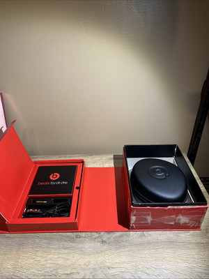 Beats Studio (1st Generation) Wired Headphones with Case - Black *READ* Tested