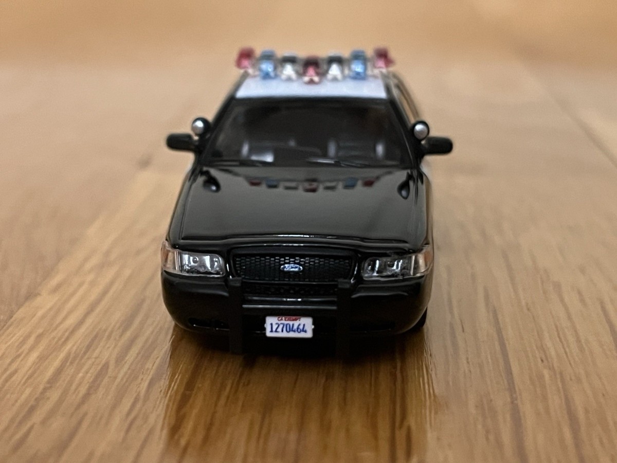 596 Model 1:64 CHP California Highway Patrol Ford Crown Victoria
