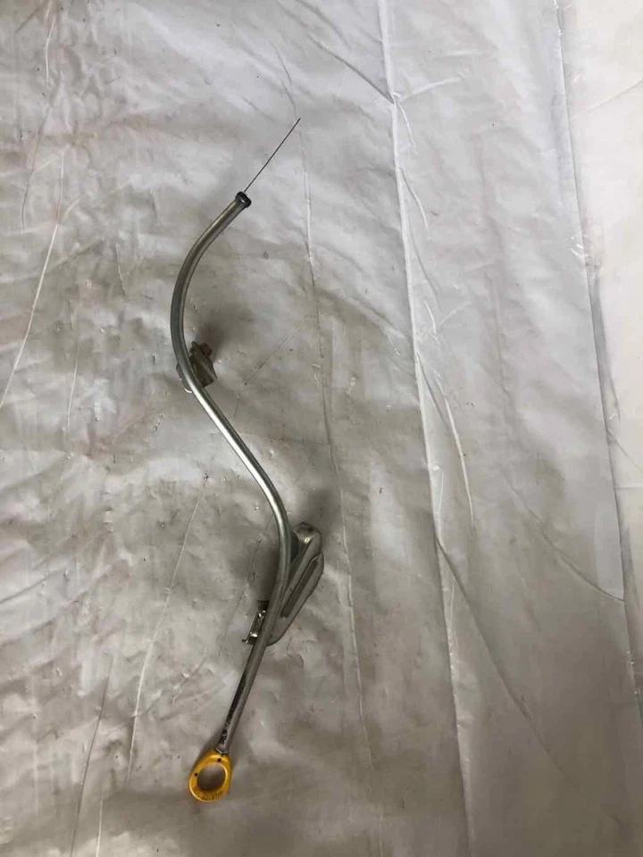 2016 TOYOTA PRIUS medidor de nível de óleo do motor vareta com conjunto de tubo fabricante de equipamento original - Imagem 3 de 4