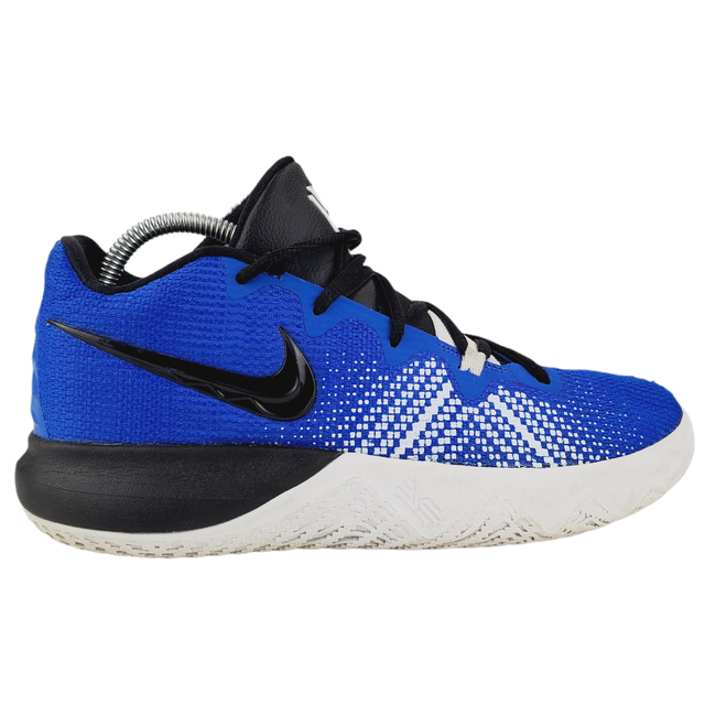 kyrie flytrap size 7.5