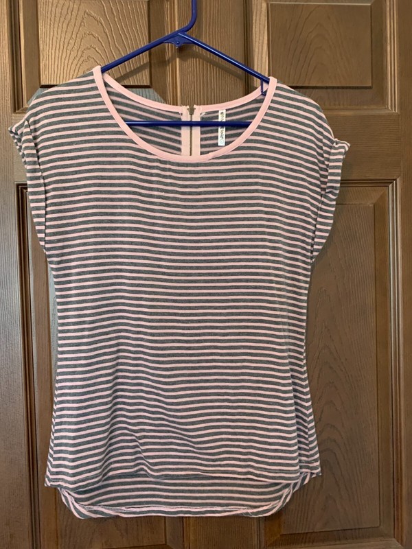 Splash Women's Pink/Gray Striped Short Sleeve Back Zipper Shirt sz L