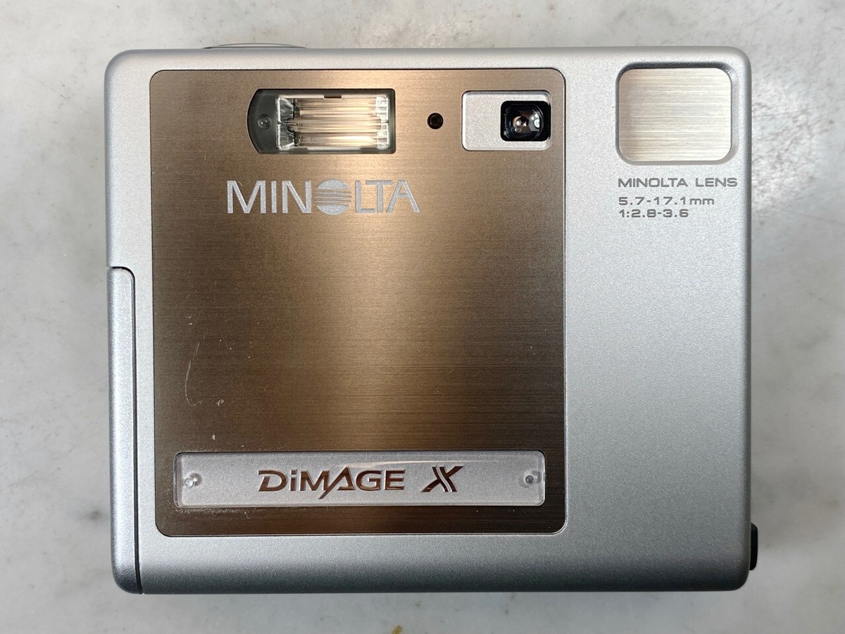 Vintage MINOLTA DIMAGE X Digital Camera. 3X Zoom 2mp in Box